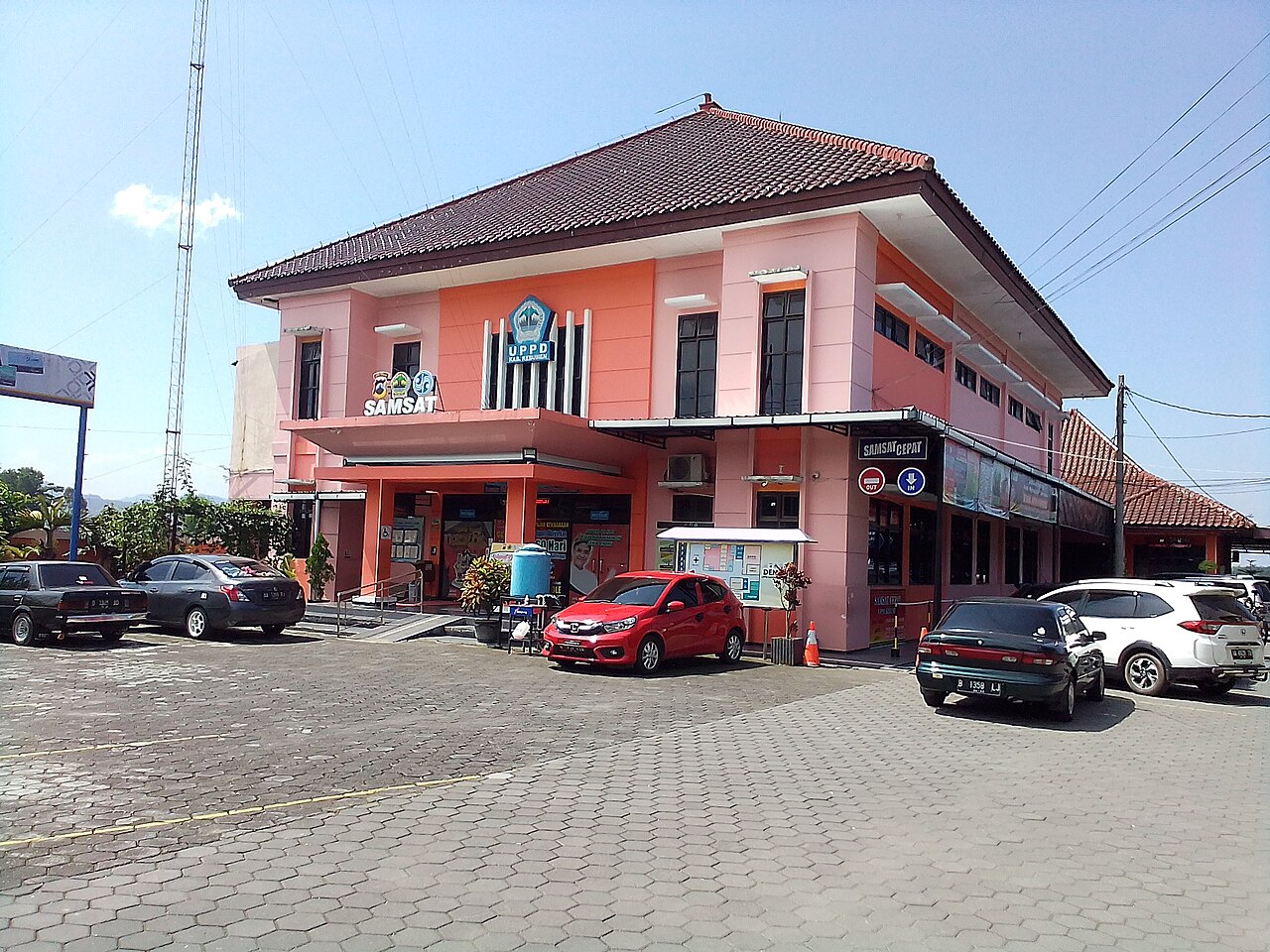 Kantor SAMSAT buton tengah